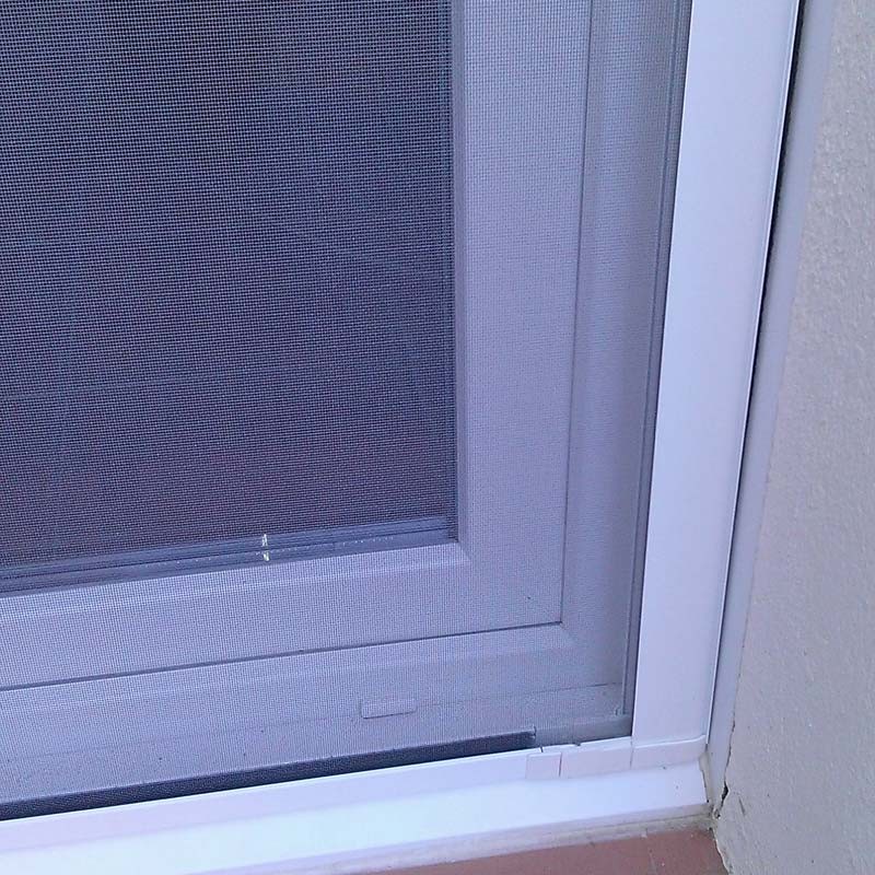 Moustiquaire latérale enroulable un vantail baie vitrée ou porte