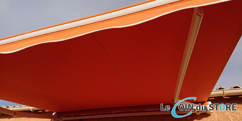 Comment choisir la toile de son store banne